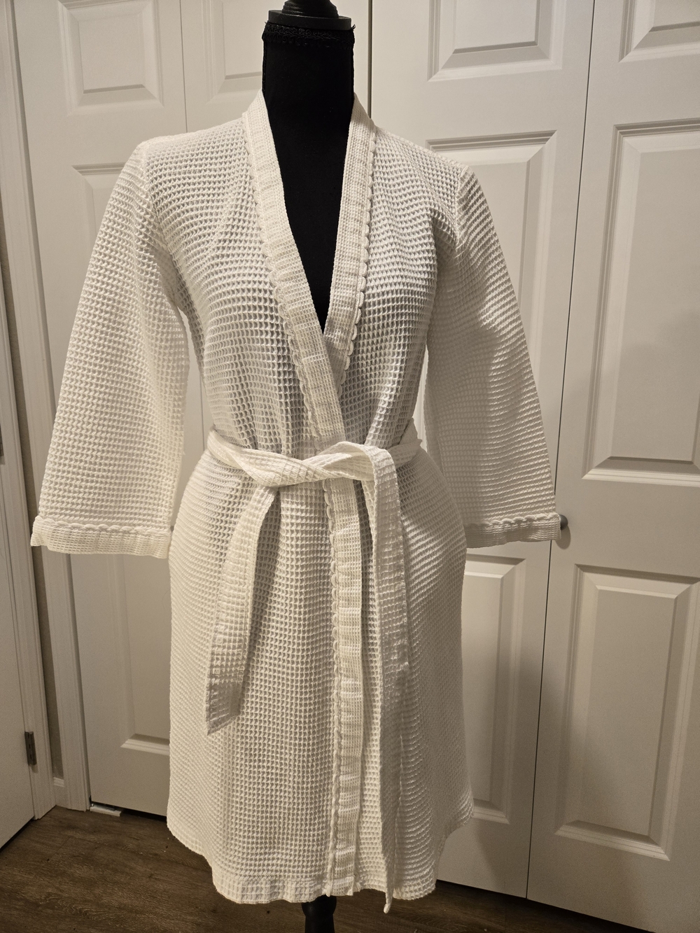 White Waffle Weave Bath Robe - Oscar de la Renta